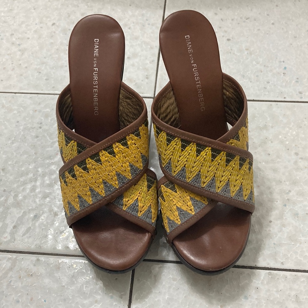 Diana von Furstrnberg wedge sandal